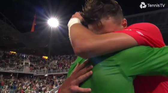 [VÍDEO] Da festa ao fair-play de Djokovic: o momento em que Mensik venceu Miami