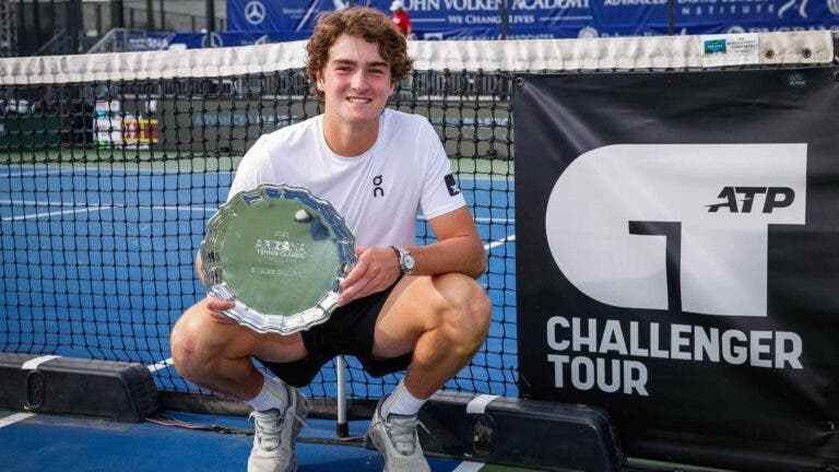 João Fonseca vence grande final contra Bublik e é o campeão em Phoenix