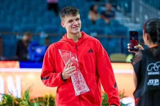 Mensik acaba com jejum de 20 anos do ténis checo em Masters 1000