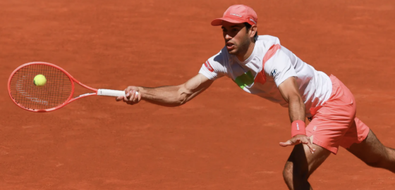 Nuno Borges ameaça reviravolta épica mas cai nos ‘quartos’ no Estoril Open