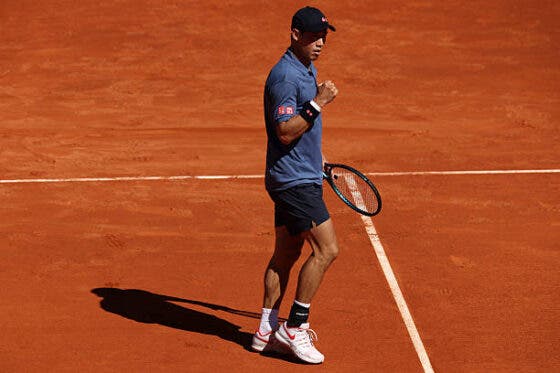 Nishikori chega a 450 vitórias na carreira e encerra jejum de quatro anos em Masters 1000 no saibro