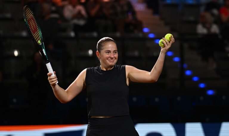 Ostapenko avança e Vekic é eliminada no WTA 500 de Stuttgart