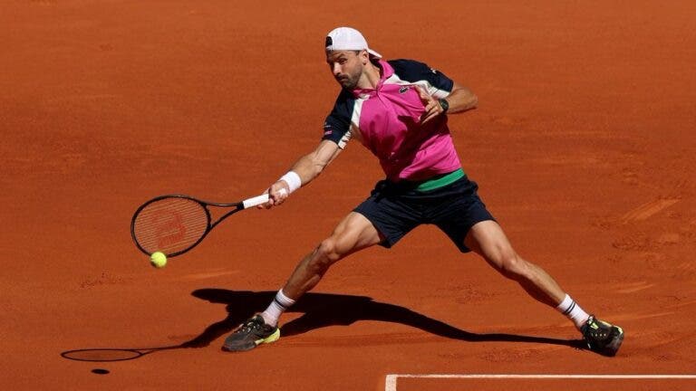 Dimitrov avança para os ‘oitavos’, Mensik segue imparável em Madrid