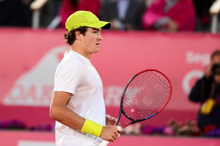 João Fonseca ameaça reação, mas cai na primeira ronda do Millennium Estoril Open