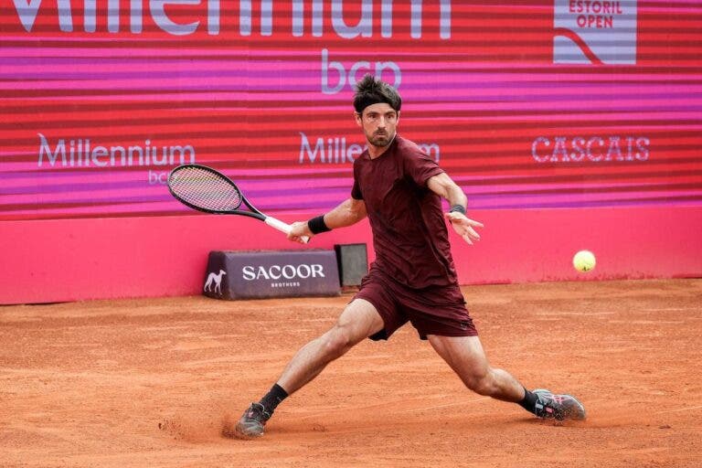 Gastão Elias deixa fugir match point e perde batalha dramática com top 60 no Estoril