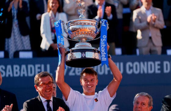 Rune revela que se inspirou em Djokovic na final olímpica para bater Alcaraz