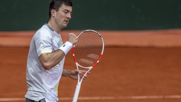 Fritz e Khachanov surpreendidos nos ‘quartos’ de Genebra