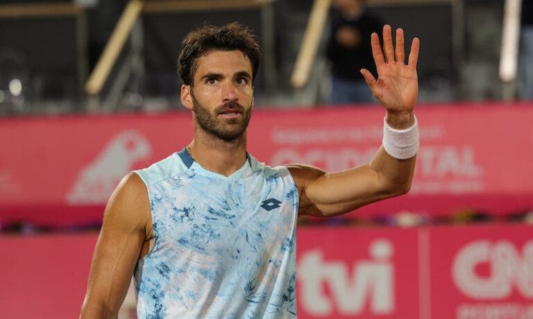 Pellegrino finalista no Estoril após dia caótico: «Mandaram-nos jogar, tentei dar o meu melhor e estou muito contente»