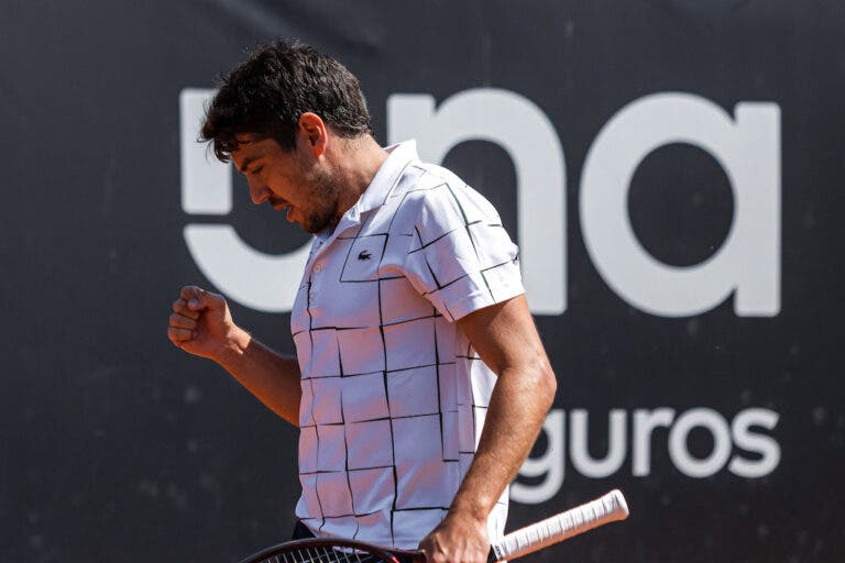 João Domingues avança em Mataró, Gastão Elias desiste quando liderava