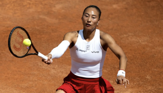 Azarenka fica pelo caminho e Zheng segue para a terceira ronda do WTA 1000 de Roma