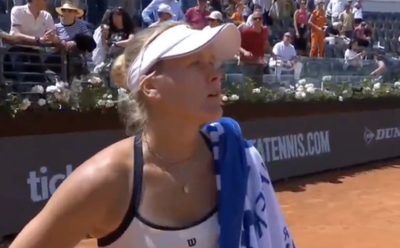 Stearns resistiu a tie-break de terceiro set com Osaka: «Só estava a tentar não vomitar»