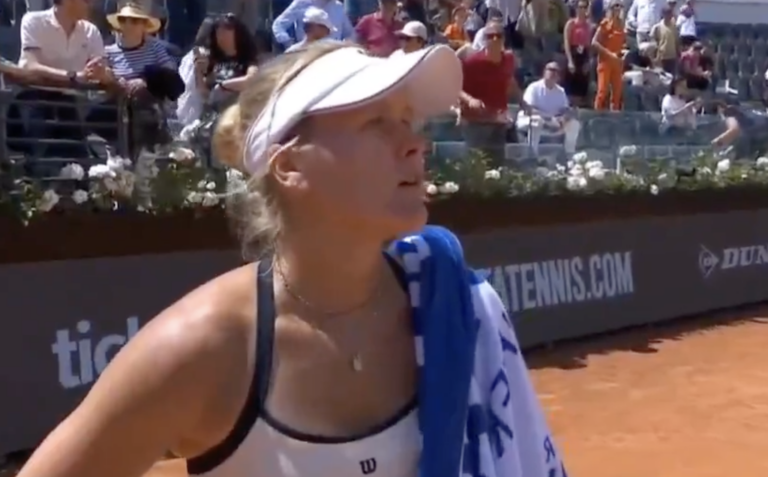 Stearns resistiu a tie-break de terceiro set com Osaka: «Só estava a tentar não vomitar»