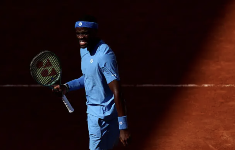 Frances Tiafoe convence na estreia em Roland Garros