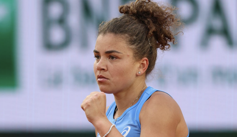 Paolini apanha grande susto mas resiste rumo à segunda ronda em Roland Garros