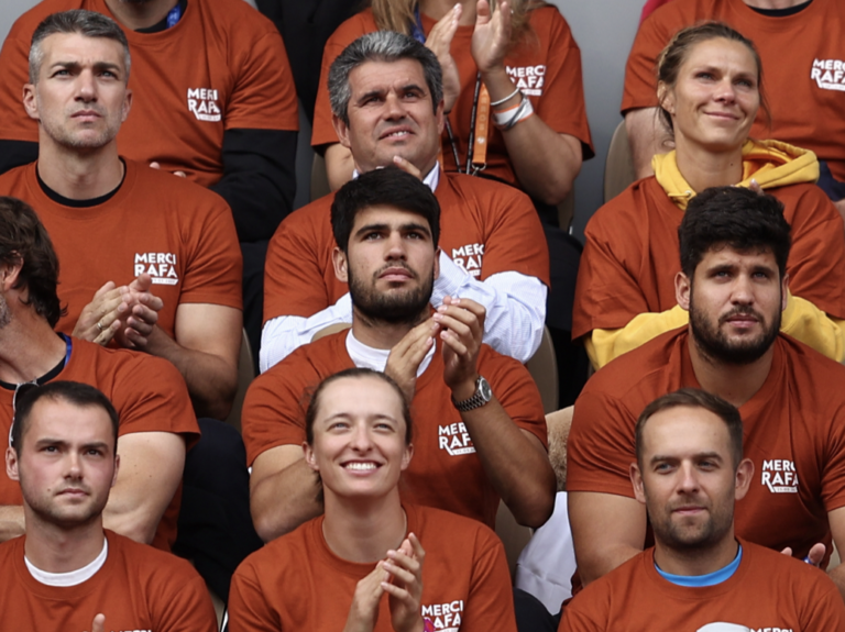 T-shirts da homenagem a Nadal já estão a ser vendidas online… por preços exorbitantes