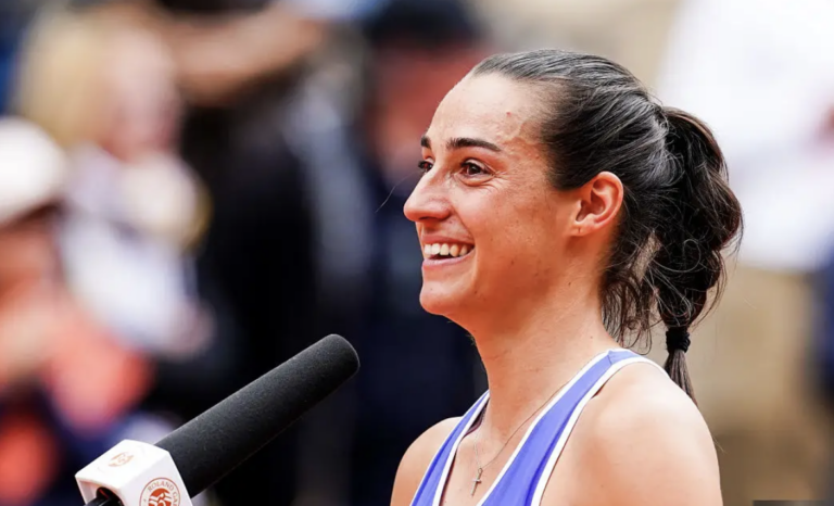 Caroline Garcia despede-se pela última vez de Roland Garros na primeira ronda e em lágrimas