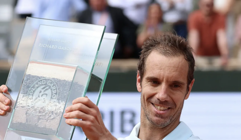 [VÍDEOS] Gasquet diz último adeus a Roland Garros (e à carreira) após homenagem bonita