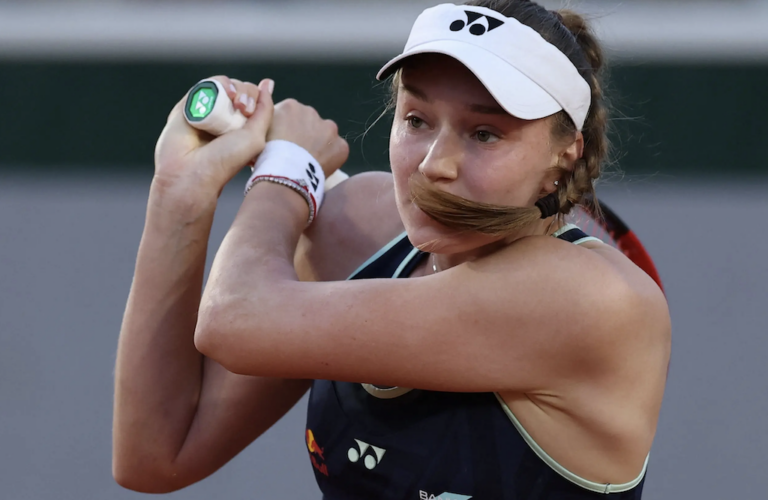 Rybakina despacha Ostapenko e marca duelo com Swiatek, Paolini não treme em Roland Garros