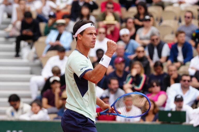 Fritz não resiste a um grande Altmaier e sofre derrota brutal na primeira ronda de Roland Garros