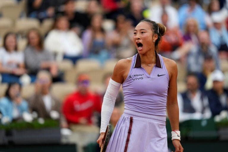 Zheng ganha nono encontro seguido em Paris e é a primeira nos ‘oitavos’ de Roland Garros