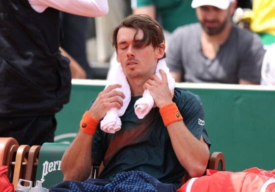 De Minaur destrói o calendário após desilusão em Paris: «Estou esgotado da cabeça»