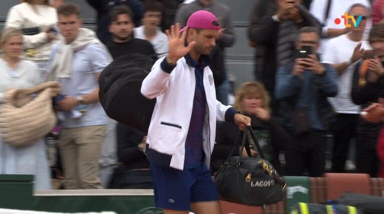 Dimitrov desiste pelo quarto Grand Slam seguido, De Minaur avança em Roland Garros