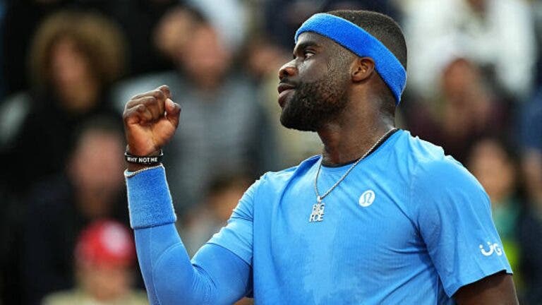 Tiafoe mantém-se perfeito e está nos ‘oitavos’ de Roland Garros pela primeira vez