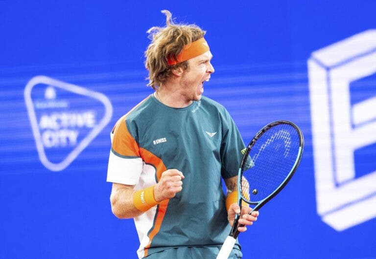 Rublev arrasa Aliassime e vai lutar pelo título em Hamburgo frente a Cobolli