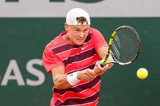Rune e Khachanov cumprem em Roland Garros, Cerundolo e Wawrinka caem na estreia