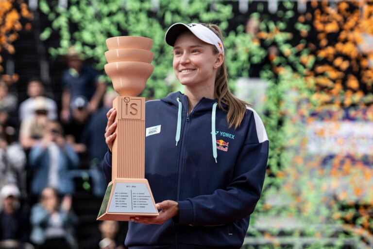 Rybakina acaba com jejum e conquista em Strasbourg o primeiro título de 2025