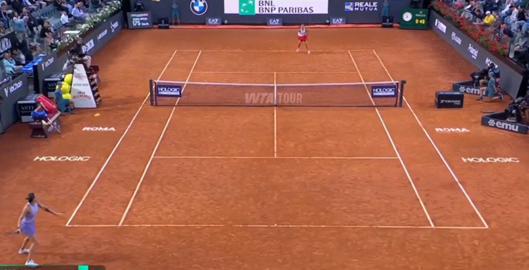 [VÍDEO] Zheng disparou um ás que deixou Sabalenka incrédula