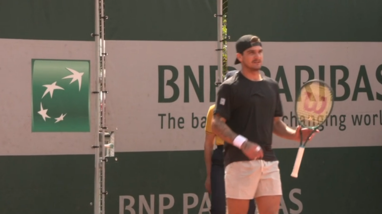 Thiago Wild começa bem e avança na estreia do quali de Roland Garros