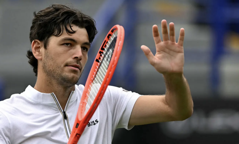 Fritz fecha dia longo com mais uma vitória e Davidovich elimina Mensik em Eastbourne