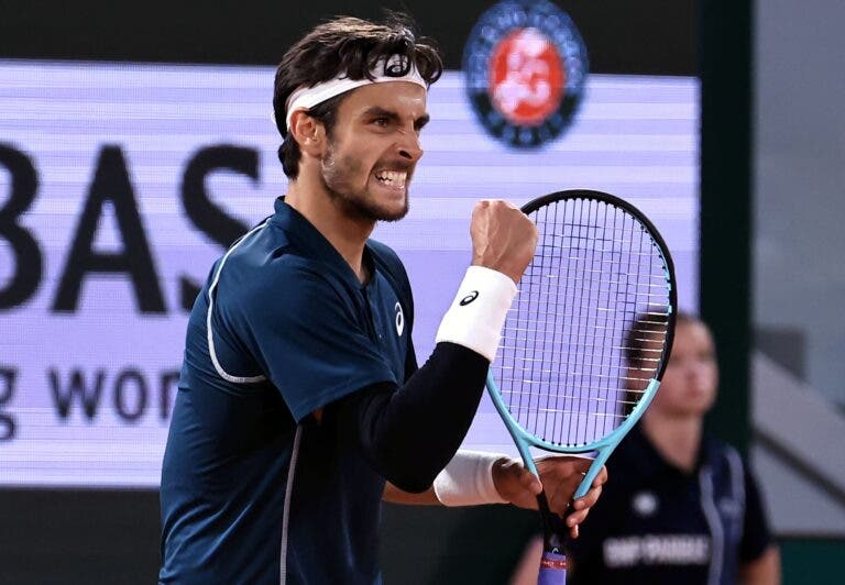 Musetti joga muito, bate Rune e faz ‘quartos’ em Roland Garros pela 1.ª vez na carreira