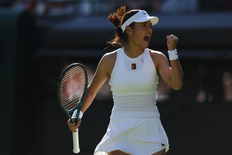 Raducanu e Vondrousova marcam duelo de luxo em Wimbledon, Anisimova entra de… bicicleta