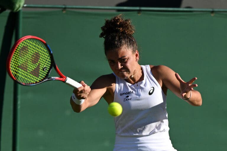 Paolini escapa a pesadelo na estreia e avança para a segunda ronda de Wimbledon