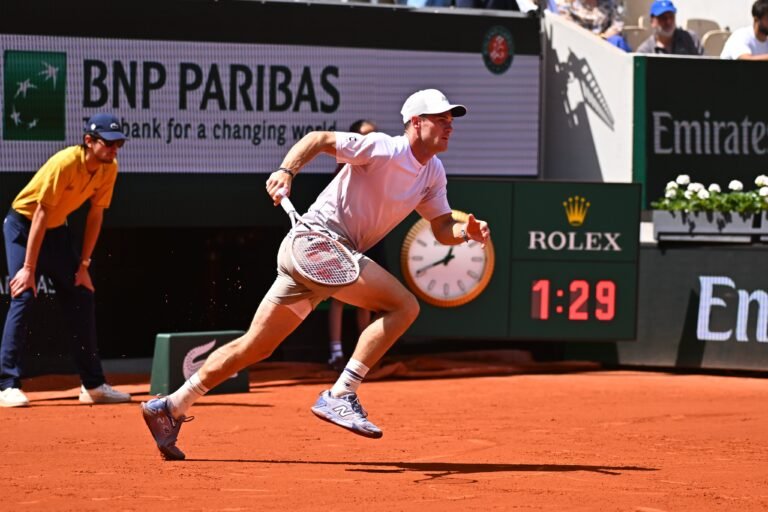 Paul evita dramas e vai às quartas de Roland Garros pela primeira vez