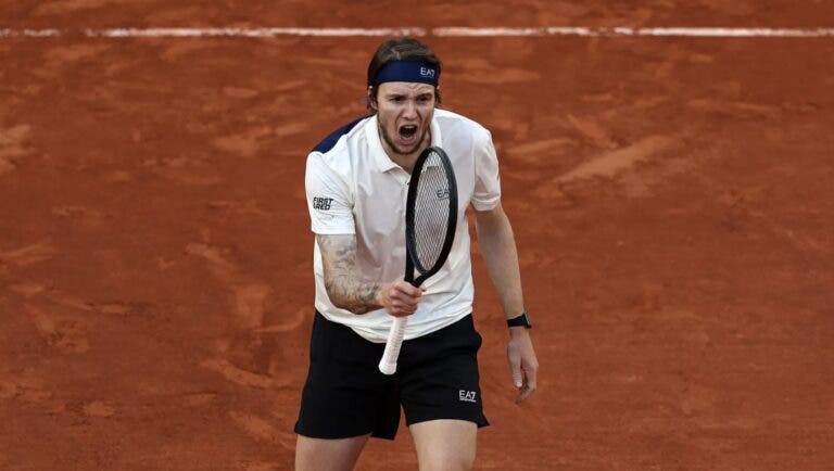 Bublik surpreende tudo e todos e bate Draper rumo aos ‘quartos’ de Roland Garros