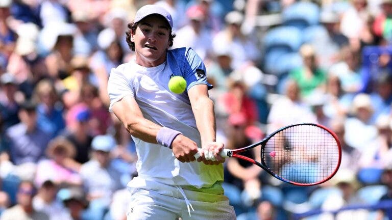 João Fonseca alcança primeira vitória profissional em relva em Eastbourne e desafia… campeão Fritz