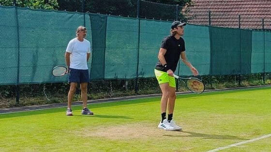 Mouratoglou arrasa críticas de Ivanisevic a Tsitsipas: «Está a atirá-lo aos lobos, isto não é treinar»