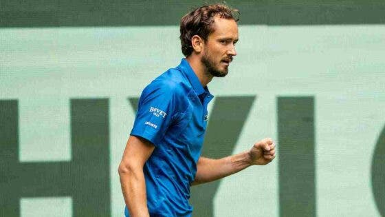 Medvedev volta a bater Zverev e regressa a uma final mais de um ano depois em Halle