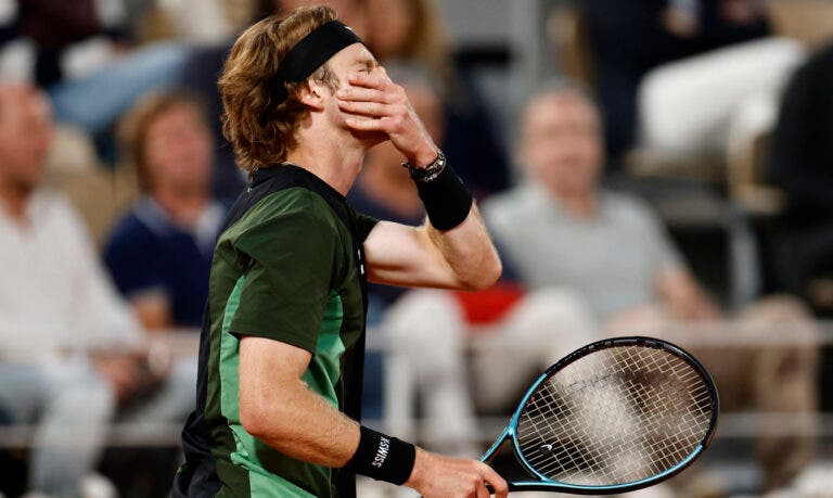 Rublev eliminado de forma surreal em Halle, Cobolli e Khachanov avançam
