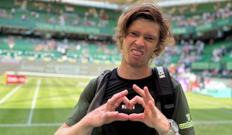 Andrey Rublev regressa a Halle com vitória tranquila