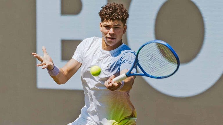 Shelton desilude na estreia como top 10 e é surpreendido no Queen’s Club