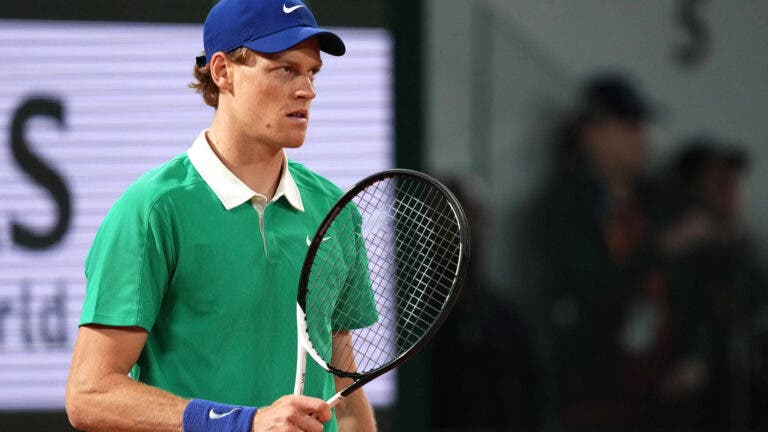 Sinner faz nova exibição de gala e despacha Rublev rumo aos ‘quartos’ em Roland Garros