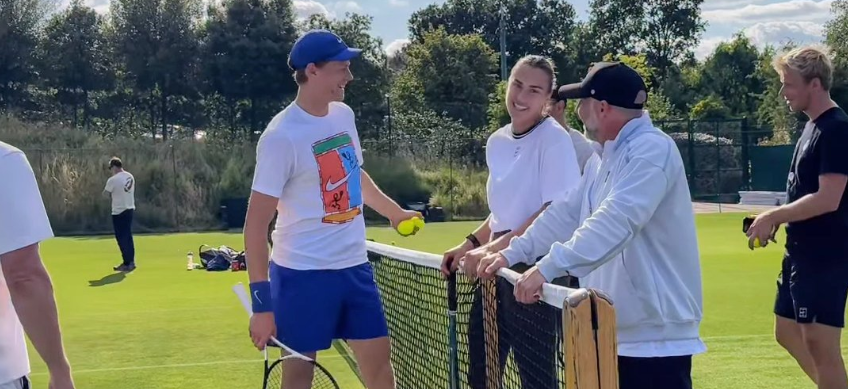 Exclusivo para número um: Sinner e Sabalenka treinaram juntos em Wimbledon