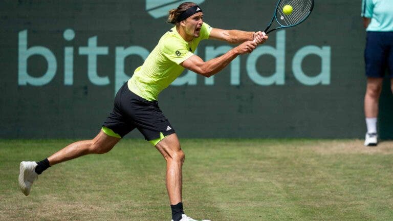 Zverev volta às meias-finais em Halle e marca 20.º encontro da carreira com Medvedev