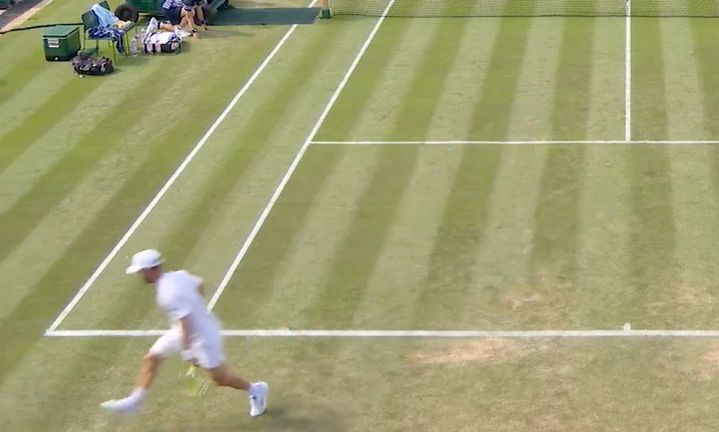 [VÍDEO] Moutet volta a dar espetáculo em Wimbledon com um tweener brutal