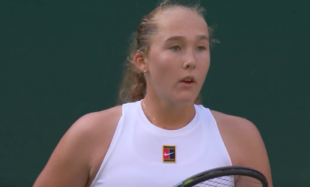 [VÍDEO] Andreeva apurou-se para os ‘quartos’ de Wimbledon… e nem sabia!