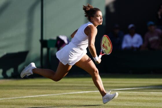 Paolini, finalista no ano passado, perde na segunda ronda de Wimbledon e tem top 10 em risco